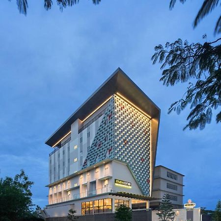 Maxonehotels At Kota Harapan Indah-ブカシ エクステリア 写真