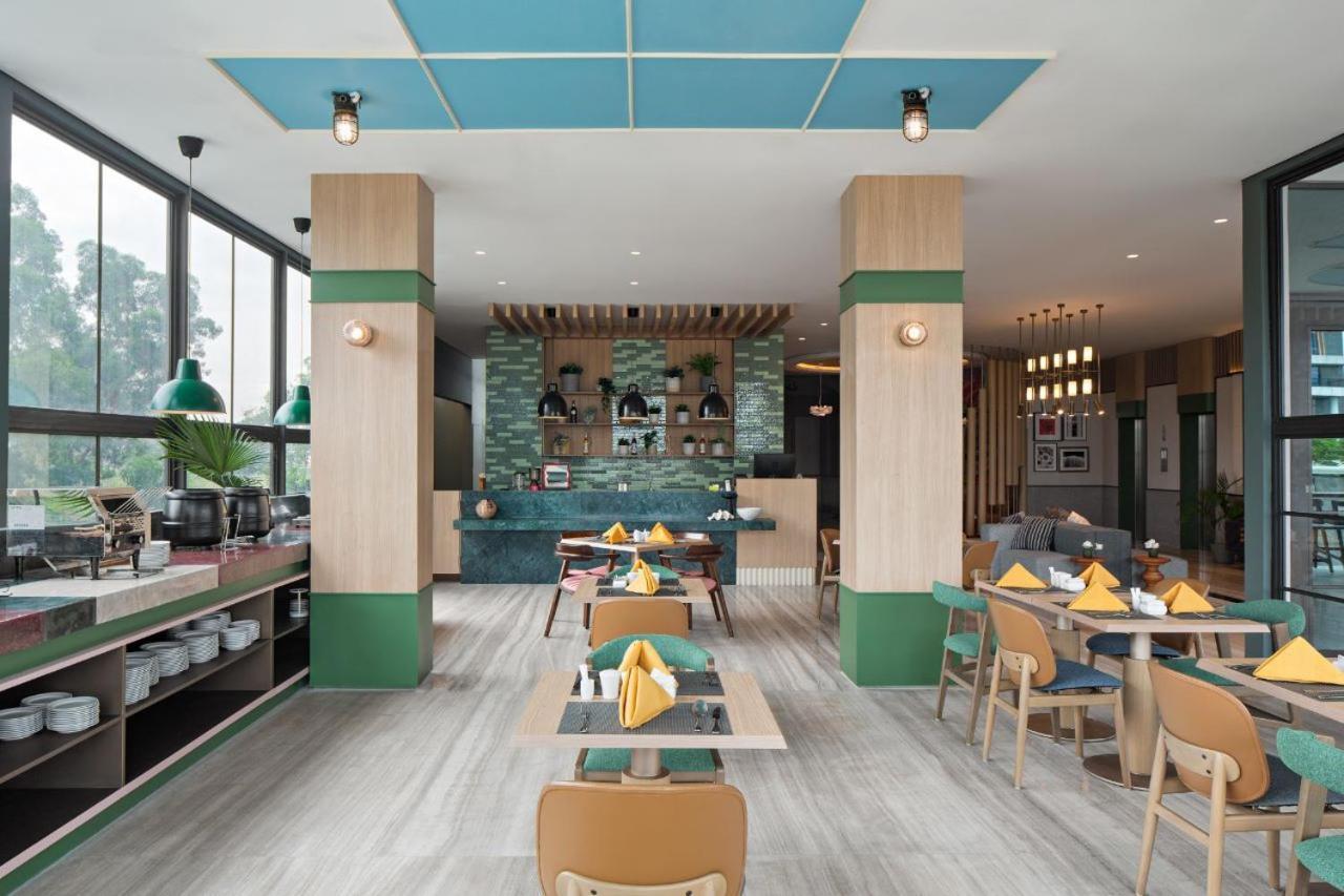 Maxonehotels At Kota Harapan Indah-ブカシ エクステリア 写真